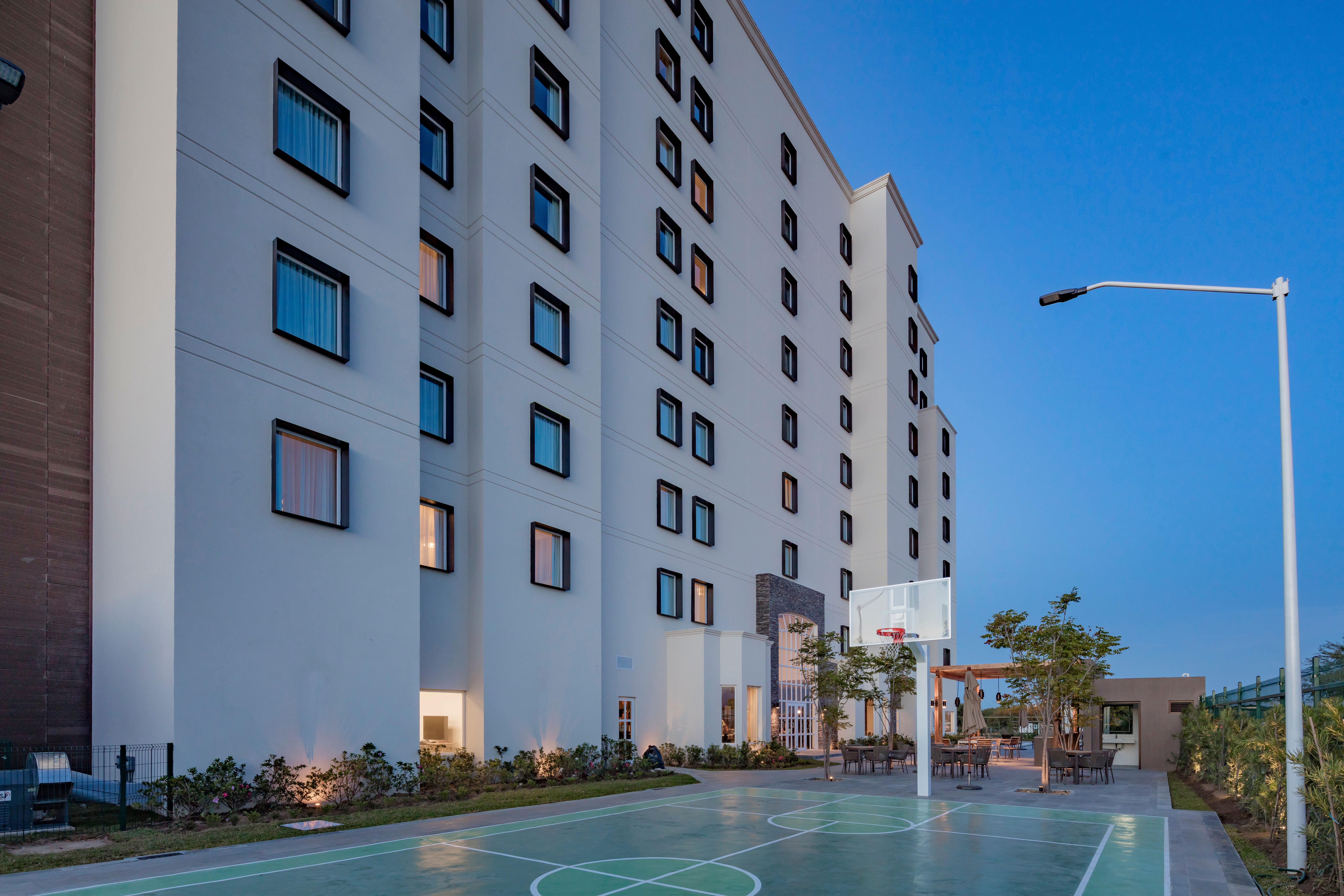 Staybridge Suites Silao By Ihg Exterior photo